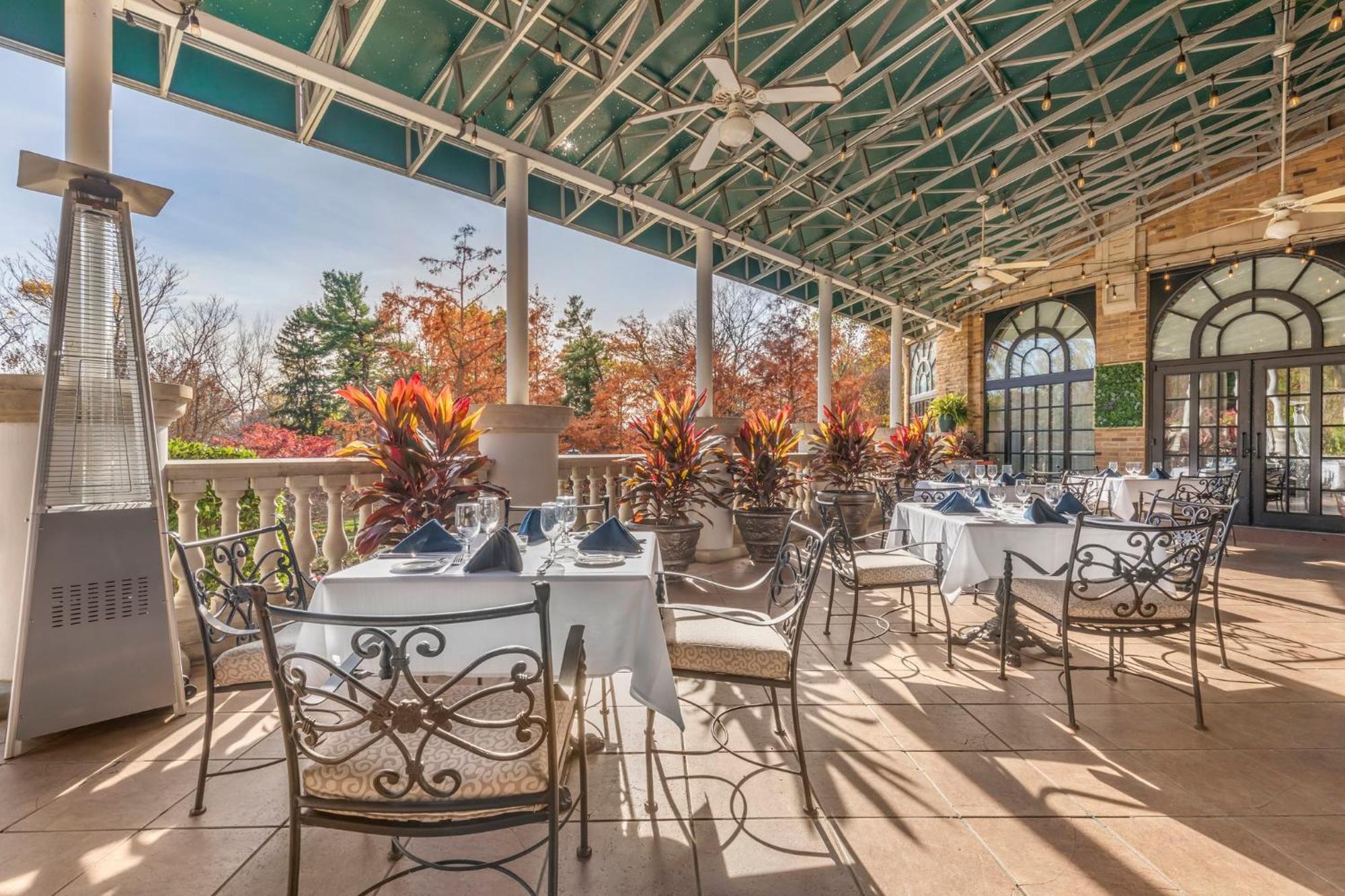 Omni Shoreham Hotel 4*